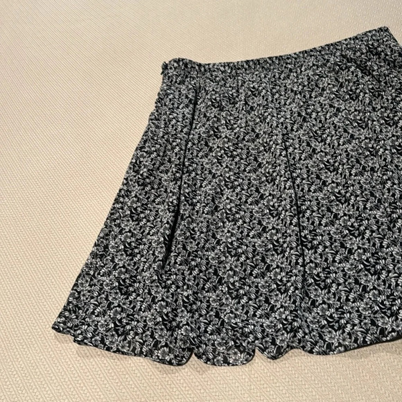 H&M Cute Skirt - Picture 8 of 11